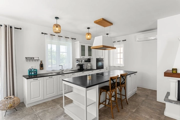 4-Bedroom Villa in Kaštelir (Sleeps 8)