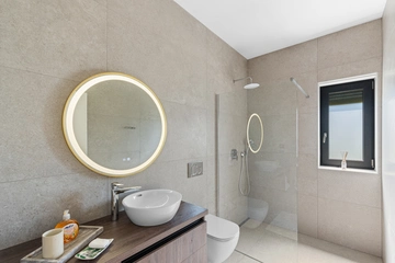 Villa in Kosinožići for Up to 8 Guests