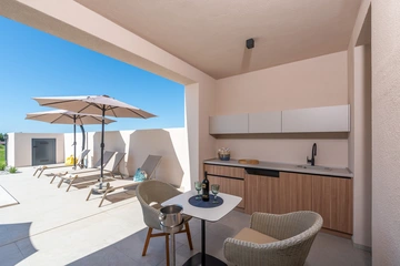 Villa in Kosinožići for Up to 8 Guests