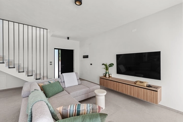 Villa in Kosinožići for Up to 8 Guests