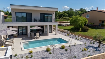 Villa in Kosinožići for Up to 8 Guests