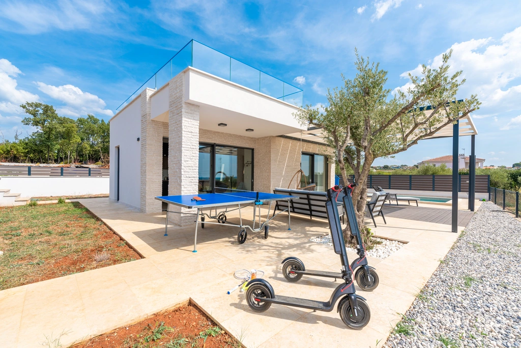 Kaštelir Holiday House for Up to 6 Guests