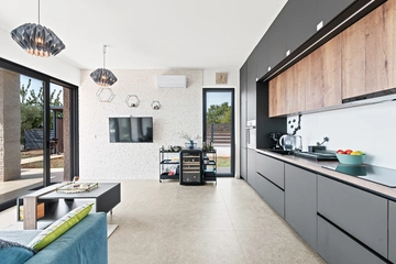 Kaštelir Holiday House for Up to 6 Guests