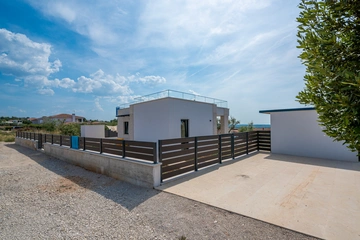 Kaštelir Holiday House for Up to 6 Guests