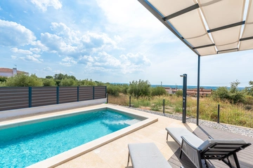 Kaštelir Holiday House for Up to 6 Guests