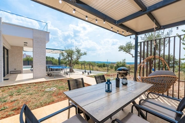 Kaštelir Holiday House for Up to 6 Guests