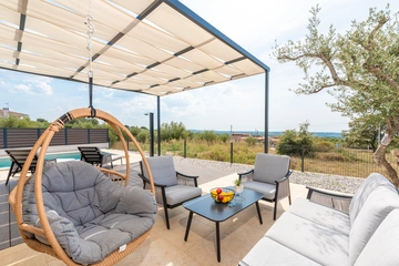 Kaštelir Holiday House for Up to 6 Guests