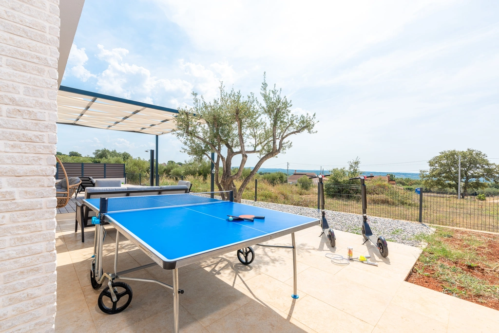 Kaštelir Holiday House for Up to 6 Guests