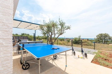 Kaštelir Holiday House for Up to 6 Guests