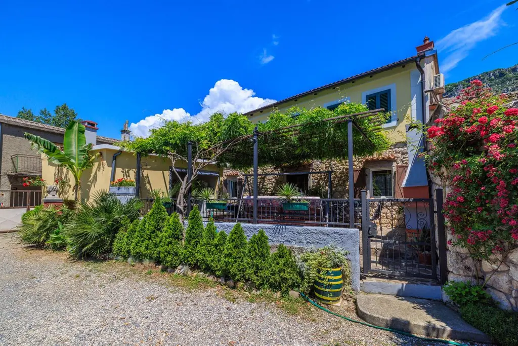 3-Bedroom Holiday House in Bribir for 6 Guests