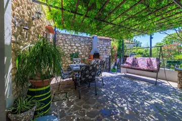 3-Bedroom Holiday House in Bribir for 6 Guests