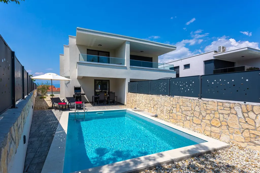Sea-View Villa with Pool in Malinska for 6