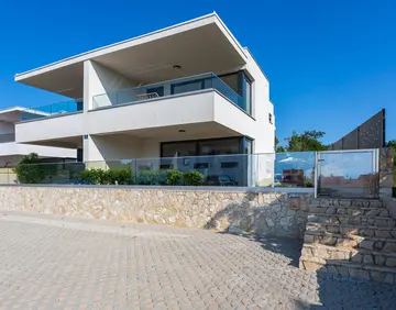 Sea-View Villa with Pool in Malinska for 6