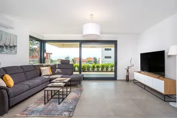 Sea-View Villa with Pool in Malinska for 6