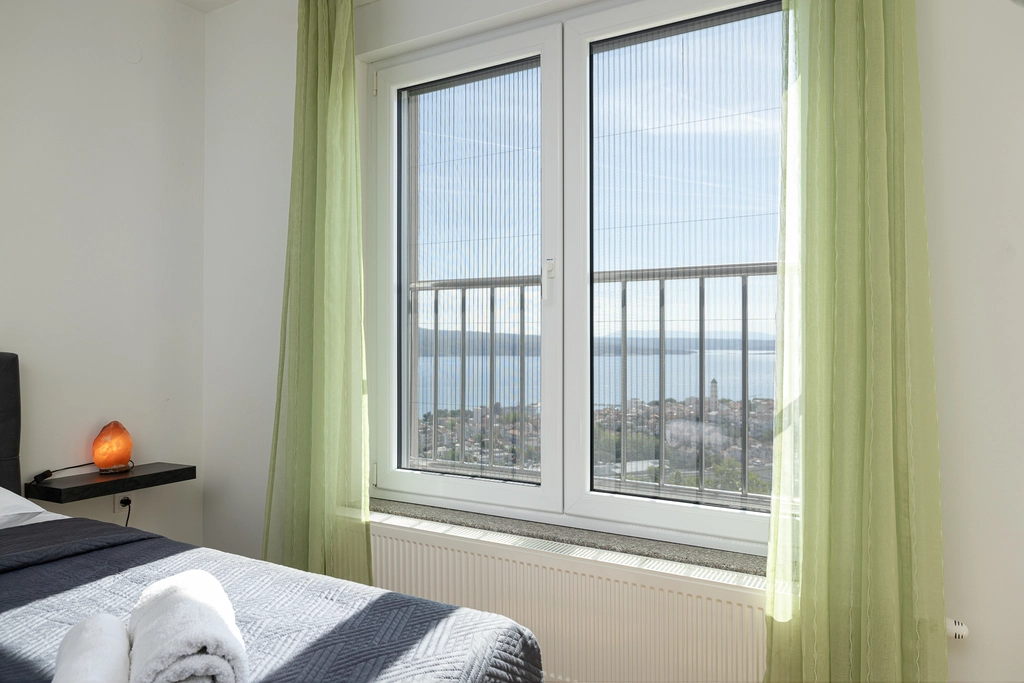 Crikvenica 2-Bedroom Apartment for up to 6
