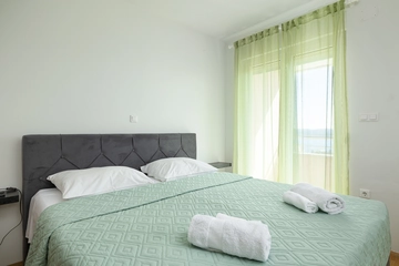 Crikvenica 2-Bedroom Apartment for up to 6