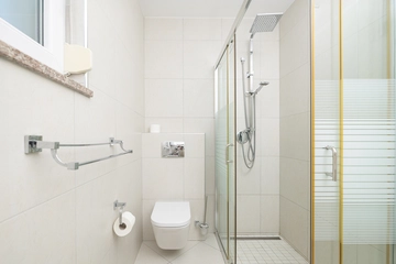 Crikvenica 2-Bedroom Apartment for up to 6