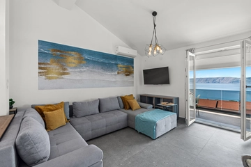 Apartment with Pool in Novi Vinodolski