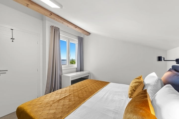 Apartment with Pool in Novi Vinodolski