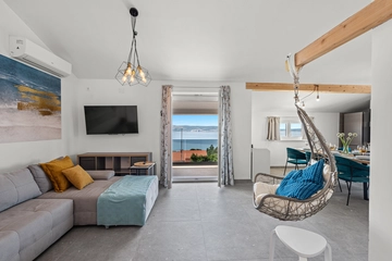 Apartment with Pool in Novi Vinodolski