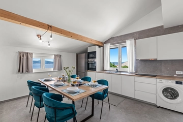 Apartment with Pool in Novi Vinodolski