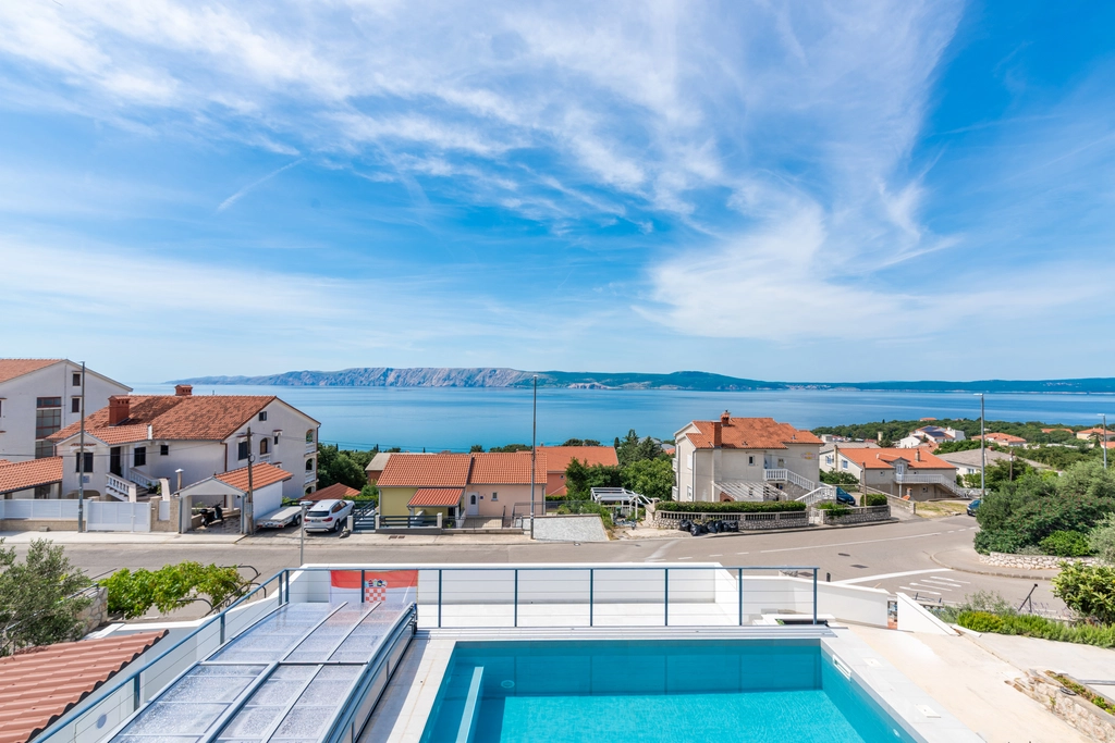 Apartment with Pool in Novi Vinodolski