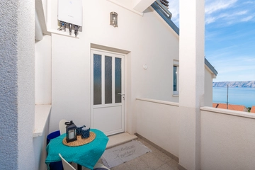 Apartment with Pool in Novi Vinodolski