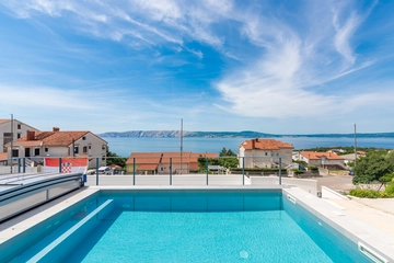 Apartment with Pool in Novi Vinodolski