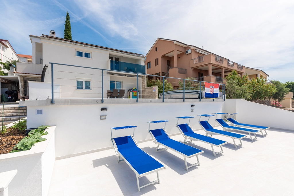 Apartment with Pool in Novi Vinodolski