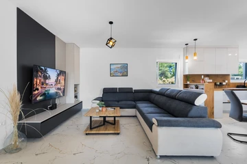 Single-Storey 3-Bedroom Villa in Vir (Pool, 6 Guests)