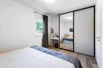 Single-Storey 3-Bedroom Villa in Vir (Pool, 6 Guests)