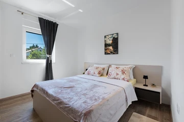 Single-Storey 3-Bedroom Villa in Vir (Pool, 6 Guests)