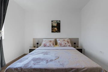 Single-Storey 3-Bedroom Villa in Vir (Pool, 6 Guests)