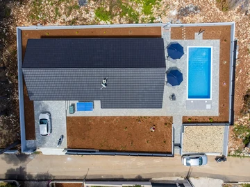 Single-Storey 3-Bedroom Villa in Vir (Pool, 6 Guests)