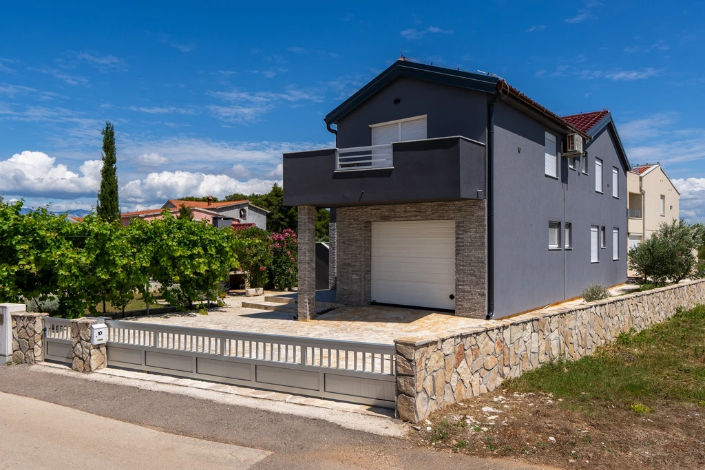 Apartment in Vir for 4 Guests in a Quiet Area