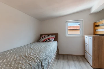 2-Bedroom Apartment for 4 in Vir, Croatia