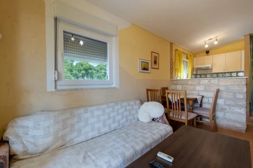 One-Bedroom Apartment in Vir for 2 Guests