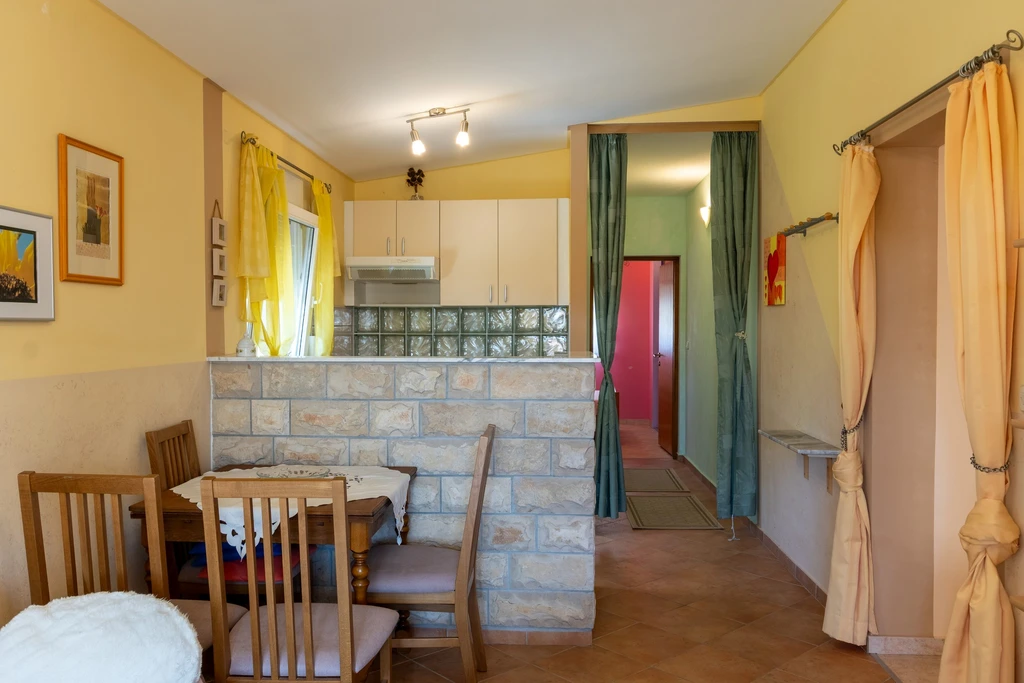 One-Bedroom Apartment in Vir for 2 Guests