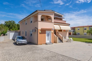 One-Bedroom Apartment in Vir for 2 Guests