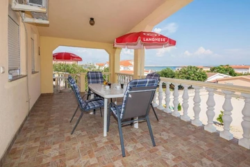 Apartment in Vir for 4 Guests with Partial Sea View