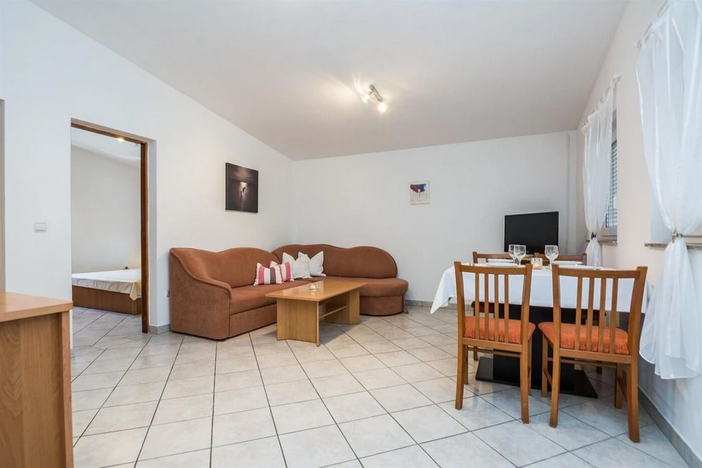 Apartment in Vir for 4 Guests with Partial Sea View