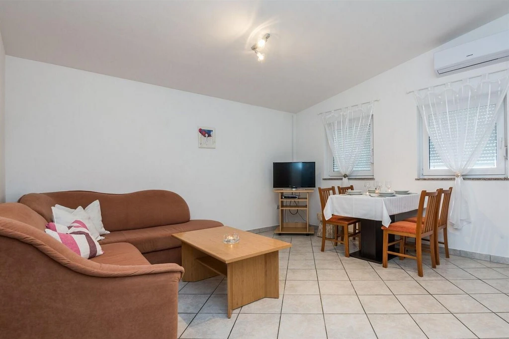 Apartment in Vir for 4 Guests with Partial Sea View