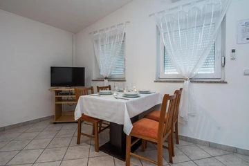 Apartment in Vir for 4 Guests with Partial Sea View