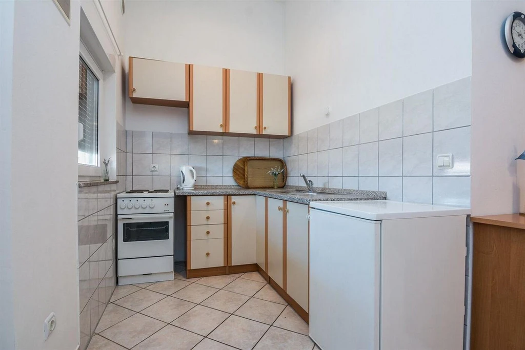Apartment in Vir for 4 Guests with Partial Sea View