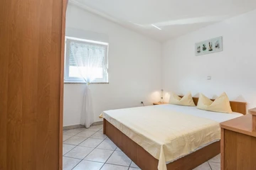 Apartment in Vir for 4 Guests with Partial Sea View