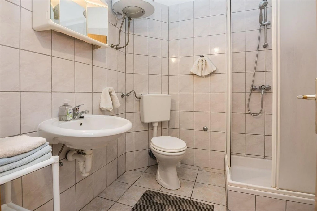 Apartment in Vir for 4 Guests with Partial Sea View