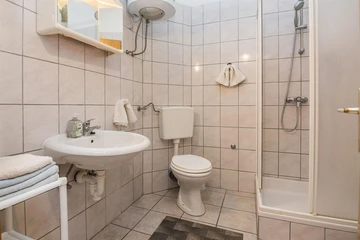 Apartment in Vir for 4 Guests with Partial Sea View