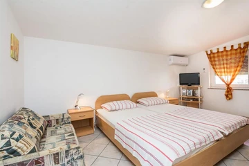 Studio Apartment for 2 in Vir, Croatia