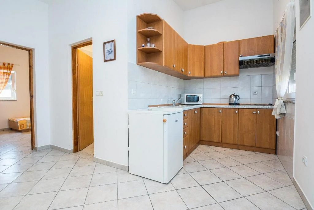 Apartment in Vir for 4 Guests with Partial Sea View