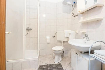 Apartment in Vir for 4 Guests with Partial Sea View